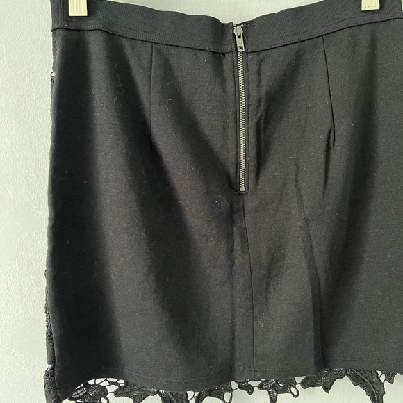 American Eagle Lace Overlay Embroidered Skirt Black Medium 6 - Picture 4 of 9